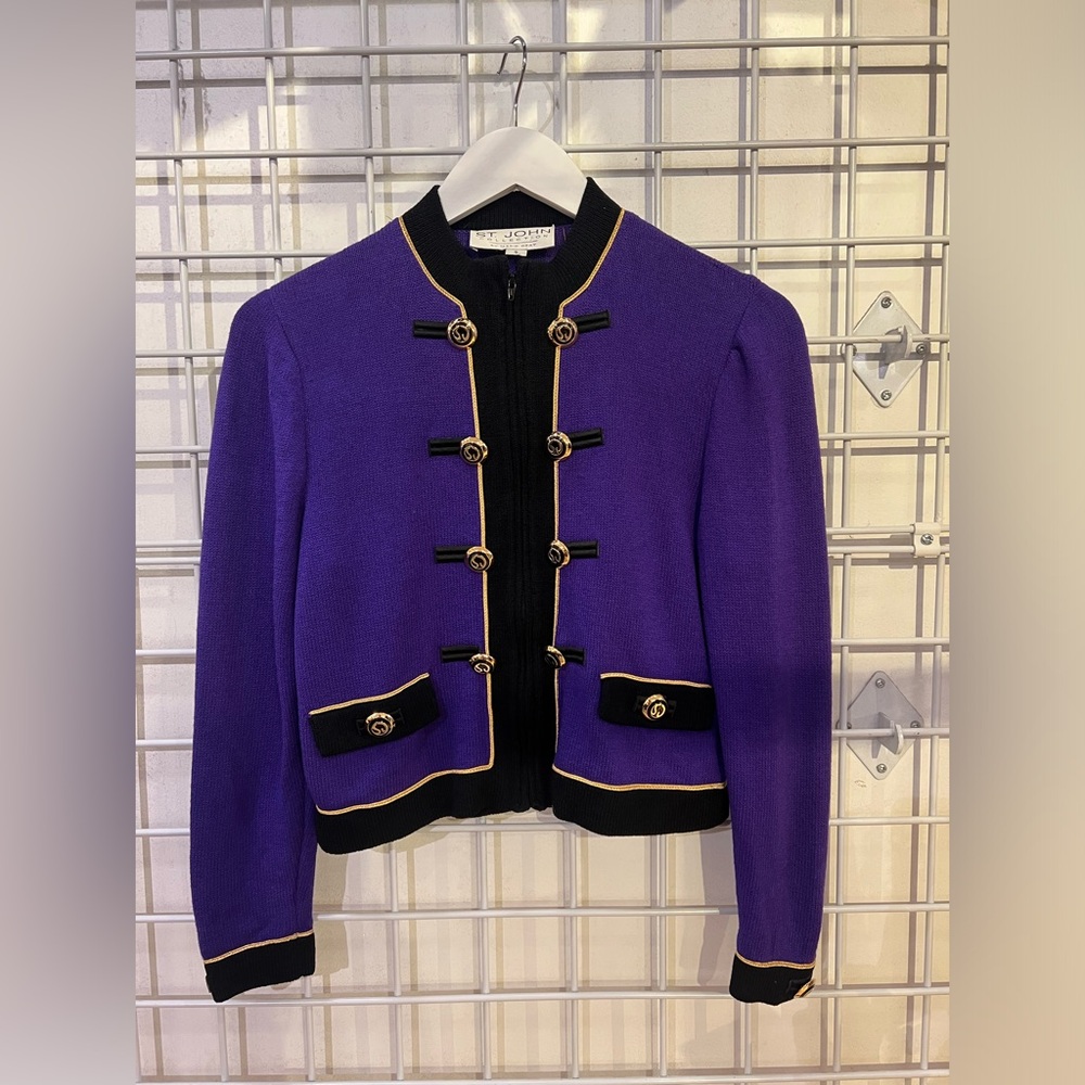St.John Collection By Marie Gray Short Jacket. Small
